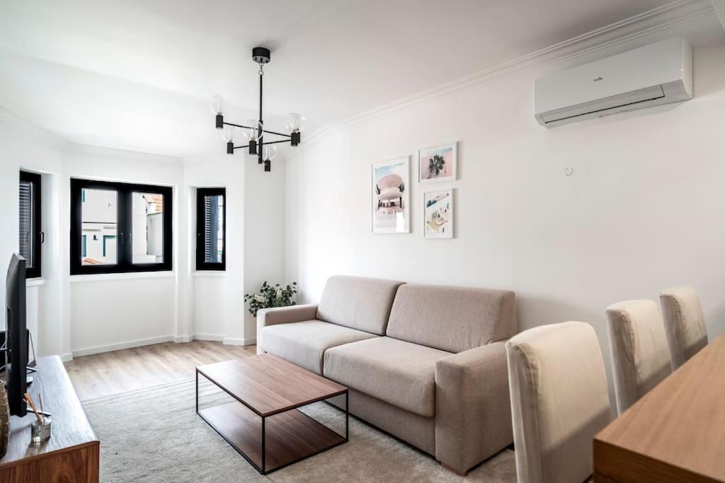 Apartment Ocean Breeze: T1 In *